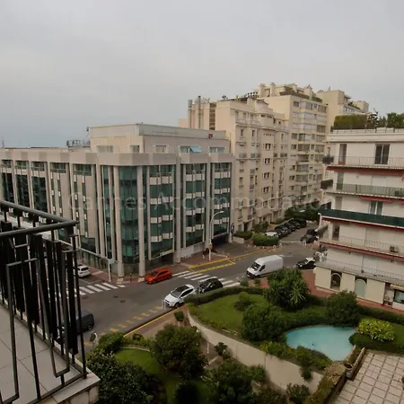 Montrachet Apartment